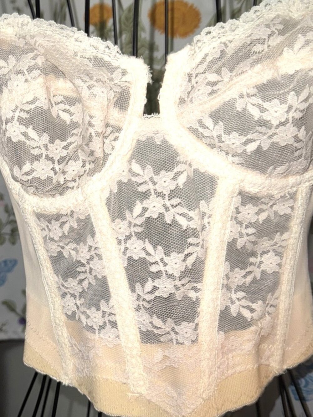 Vintage Lace Bustier Corset 34B Strapless Boned Coquette Cream Sexy Lingerie Top